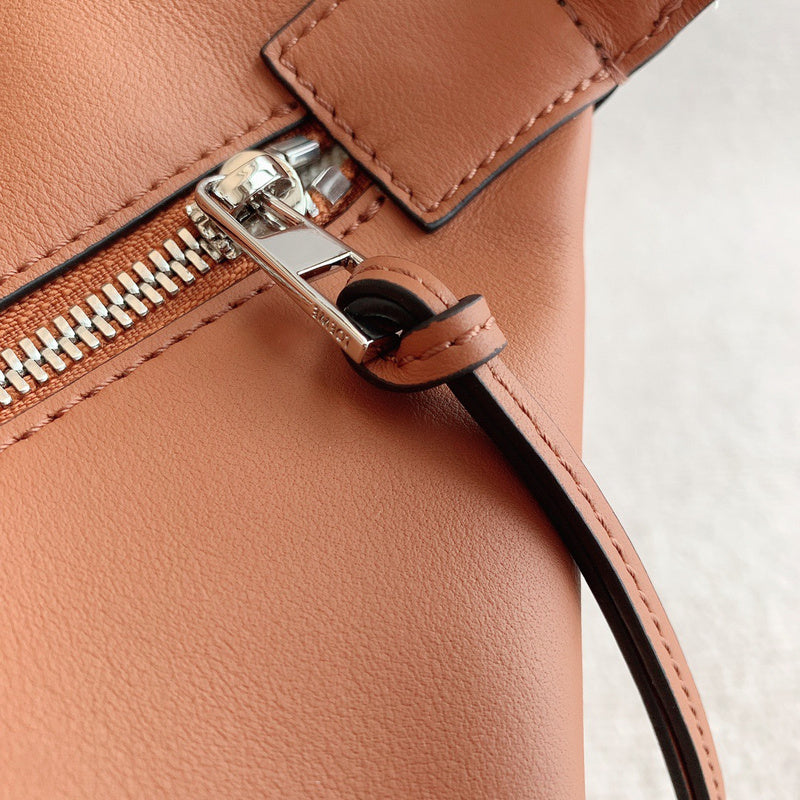 Ziva's Charm handbag – interior view (33cm*30cm*16cm)