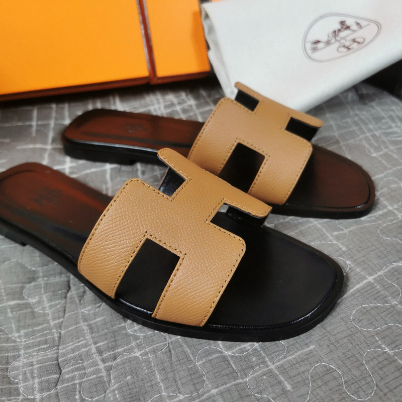 Hermès Black Gladiator Sandals - Back View