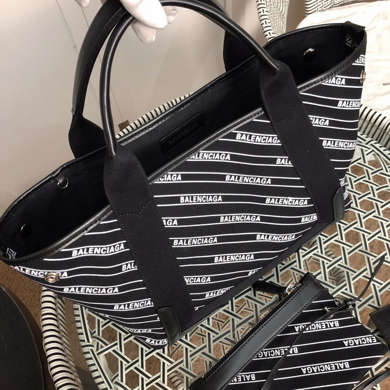 Interior view of polished structured women's handbag – women's statement bag
