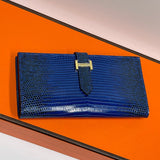 Interior view of effortless premium bag