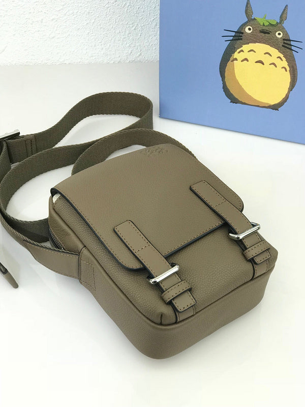 Ziva's Charm handbag – front view (18cm*14cm*4.5cm)
