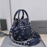 Zivas Charm Versatile Design Statement Handbag (Timeless Wardrobe Addition) – Detail View 2