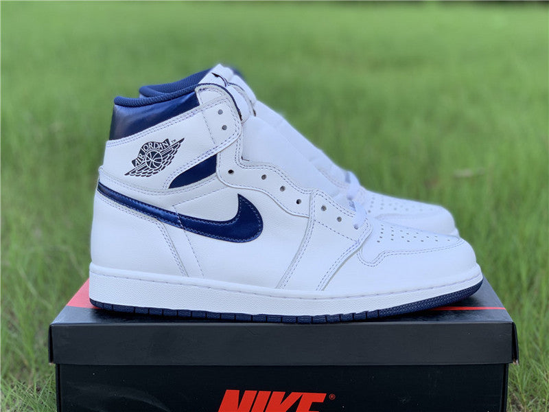Nike Men's & Women's Iconic Street Trainers — Style 131 back view