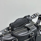 Zivas Charm Chic Craftsmanship Statement Handbag (Premium Everyday Carry) – Close-Up Detail