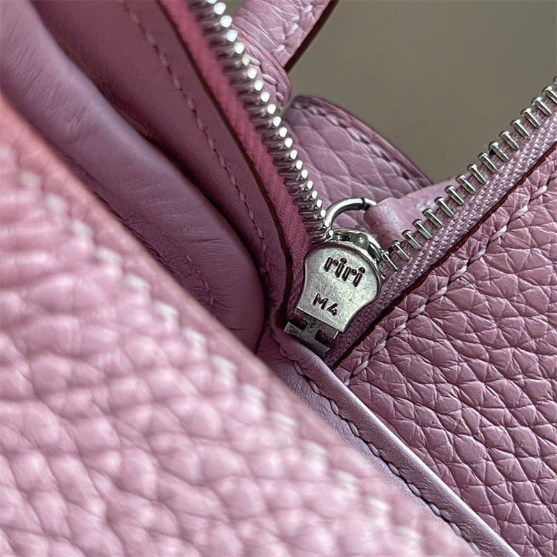  handbag close-up of hardware and finish 23