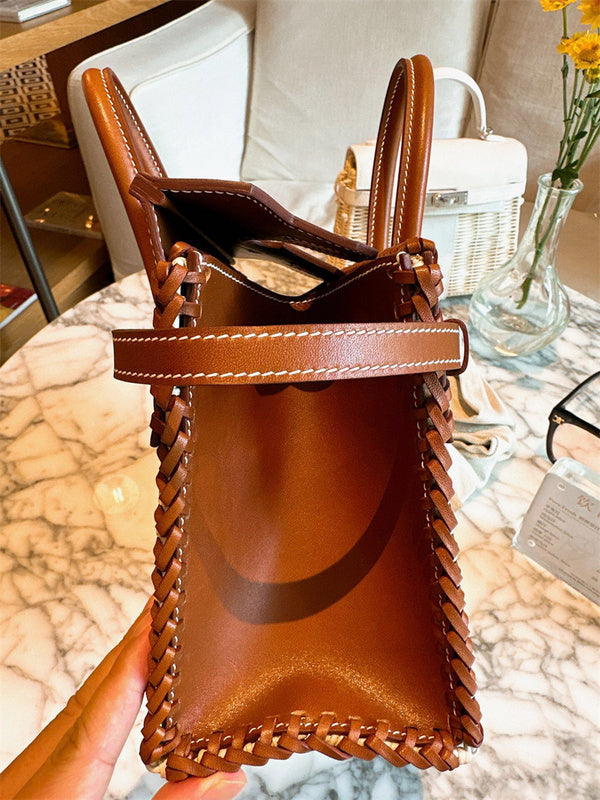  crossbody bag interior and compartment view 9