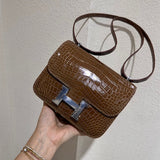  structured bag close-up of hardware and finish 17
