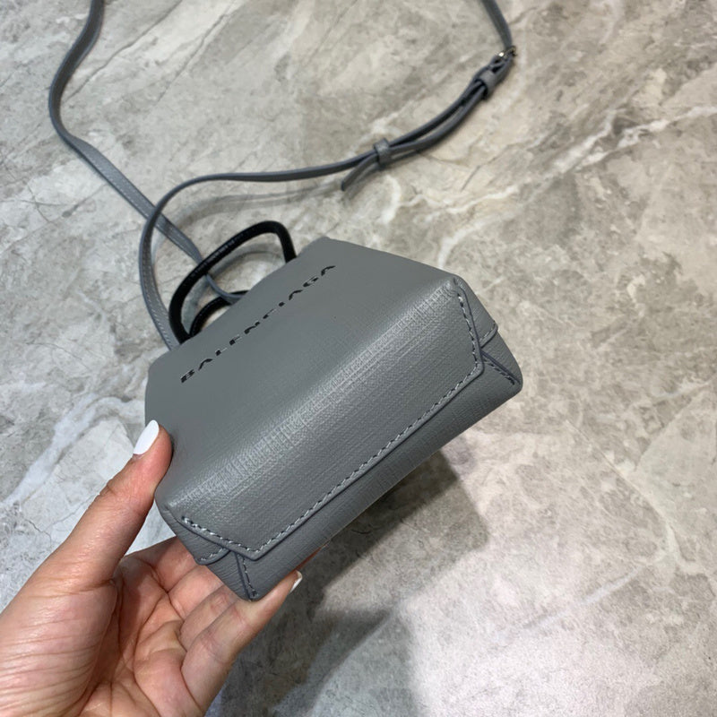 Refined Vegan Leather Handbag - Versatile Everyday Design | Women's Fashion Handbag #195 - hardware and detail close-up (image 5) of designer-inspired handbag