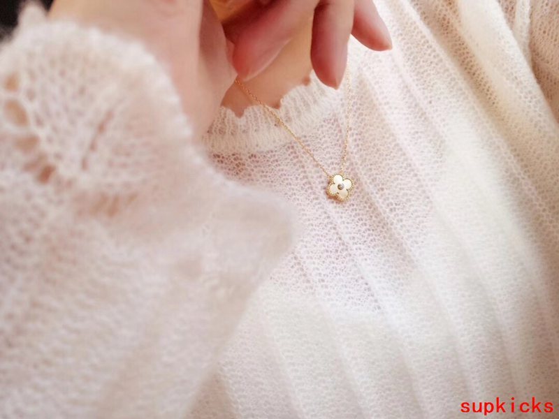 Close-up detail view of Van Cleef & Arpels unisex jewelry piece