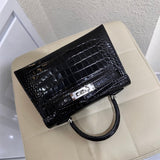  everyday bag interior and compartment view 21