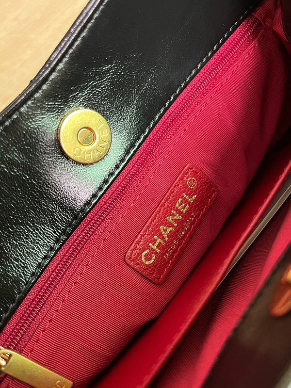 Zivas Charm Refined Structure Designer Handbag (Effortless Style Upgrade) – Lifestyle Shot