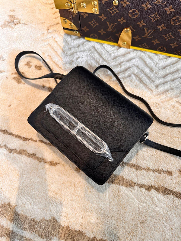 Smart bag shown from front angle