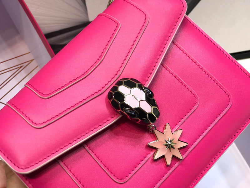 Sleek Vegan Leather Handbag - Chic Everyday Appeal | Women's Premium Handbag #1780 - hardware and detail close-up (image 5) of designer-inspired handbag