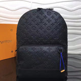 Side profile of classic modern women's handbag – women's everyday handbag