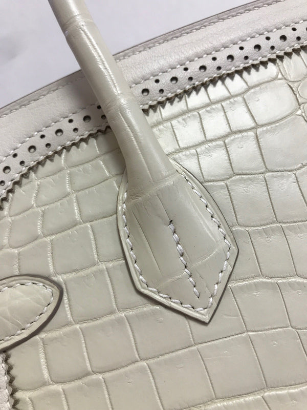 Interior view of everyday-ready premium bag