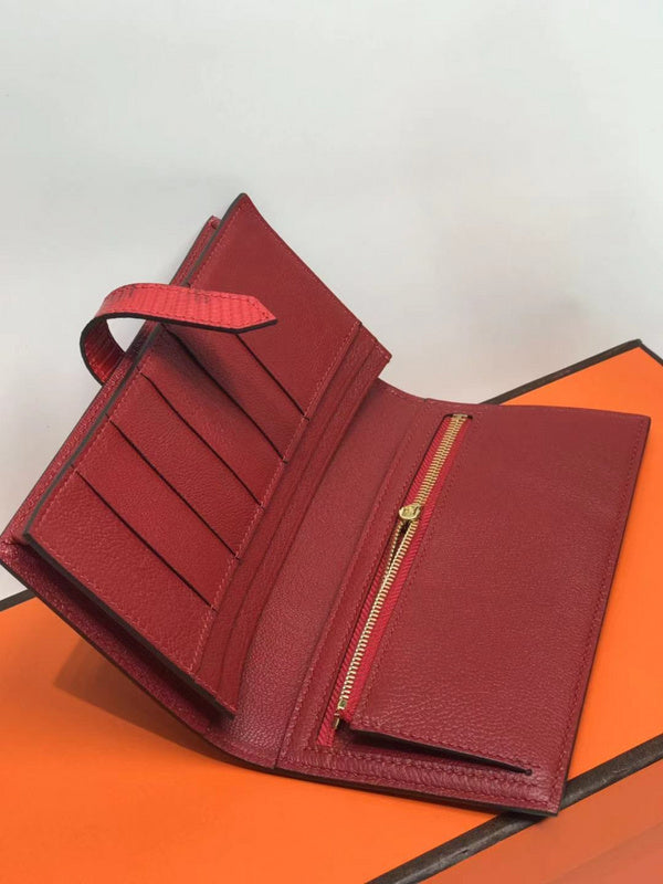Effortless handbag styled for everyday wear