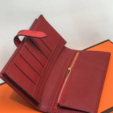 Effortless handbag styled for everyday wear
