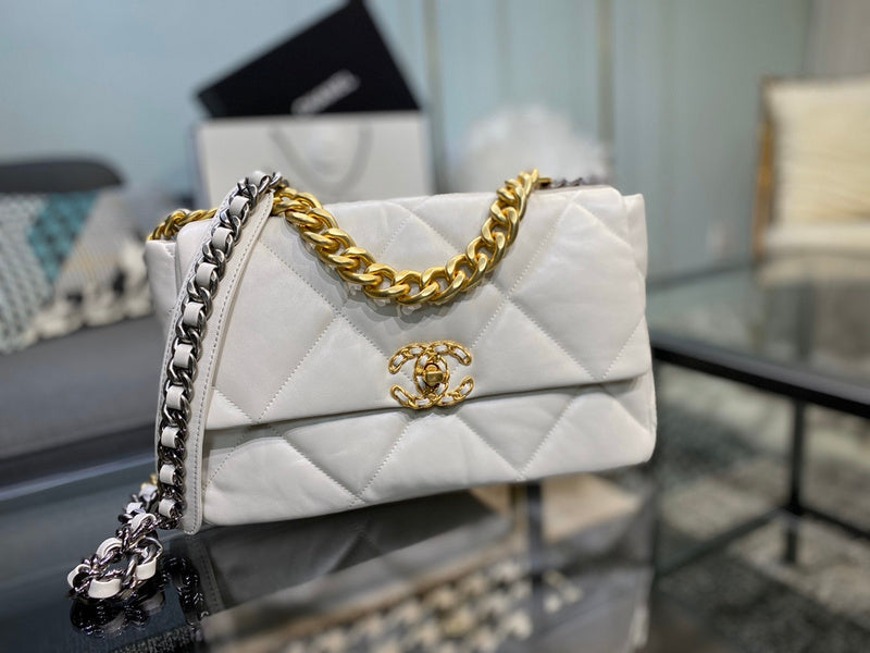  women's handbag, mid design, view 2
