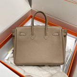  structured shoulder bag styled with outfit 18