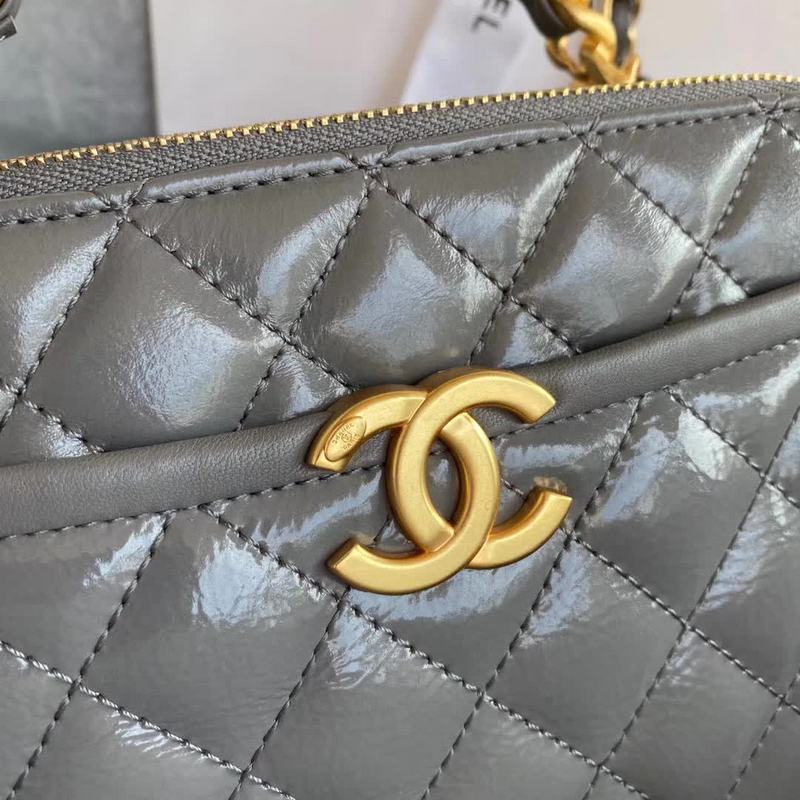 Zivas Charm Effortless Sophistication Fashion Handbag (Elevated Daily Companion) – Close-Up Detail