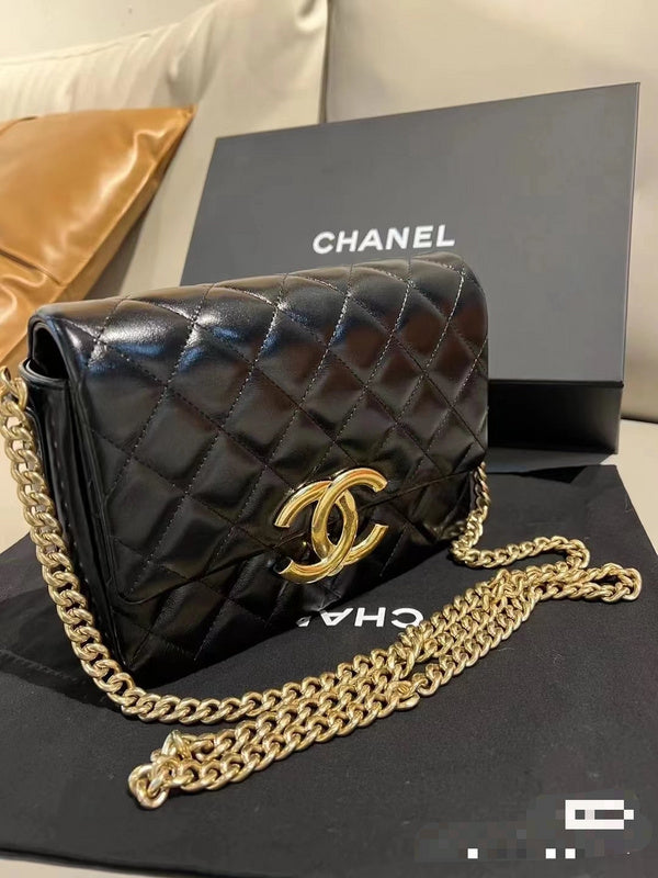  women's handbag, mid design, view 4