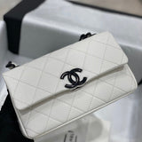  women's handbag, mid design, view 1