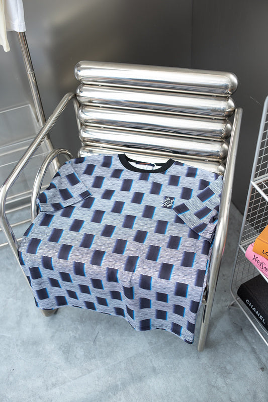 Side profile of Louis Vuitton cotton t-shirt with relaxed-fit cut