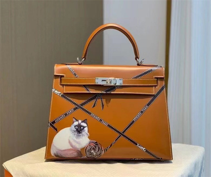 Balanced handbag styled for everyday wear