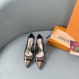 Louis Vuitton shoes Style 254 - texture and material detail