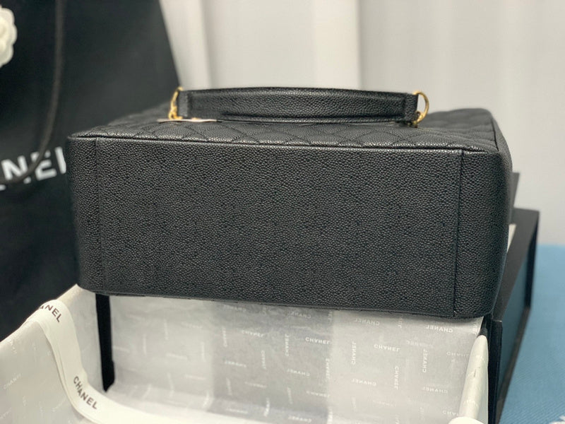  handbag, spacious everyday style, image 4