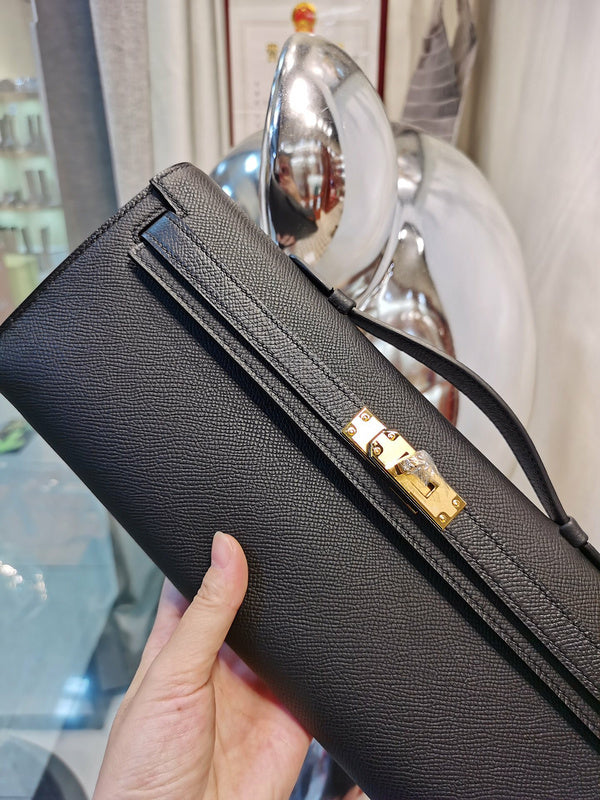Balanced handbag styled for everyday wear