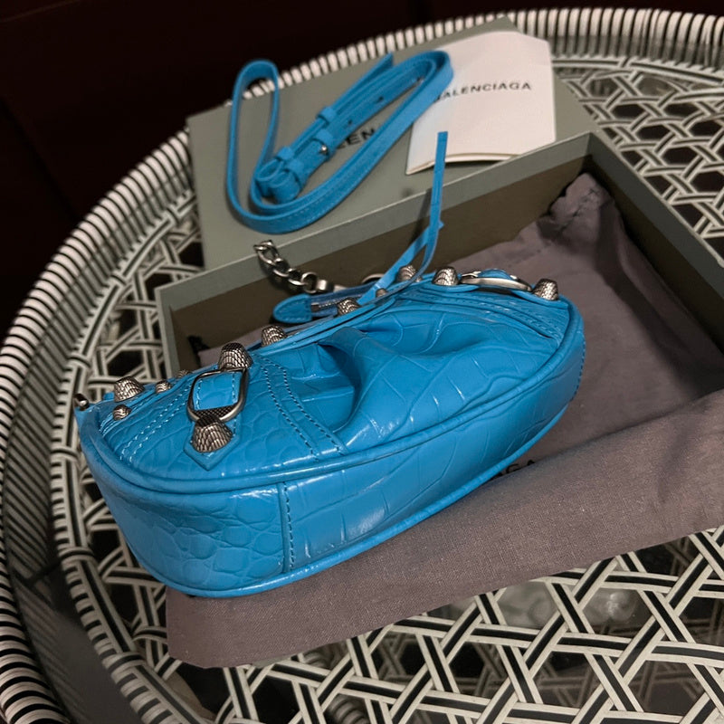Interior view of elevated modern women's handbag – women's luxury accessory