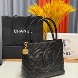  handbag, spacious everyday style, image 1