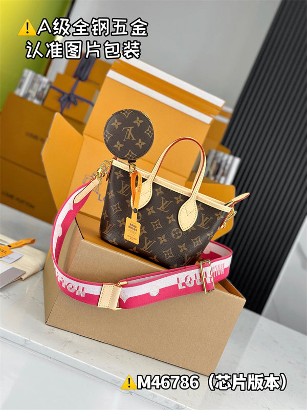  Contemporary tote bag front view