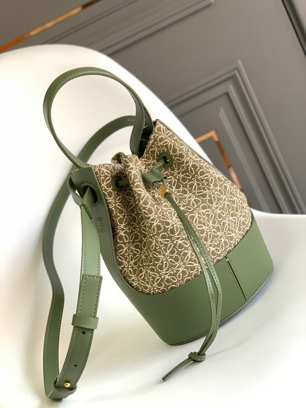 Ziva's Charm handbag – side angle view (18cm*13cm*25cm)
