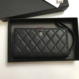 Zivas Charm Refined Structure Everyday Handbag (Elevated Accessory Essential) – Lifestyle Shot