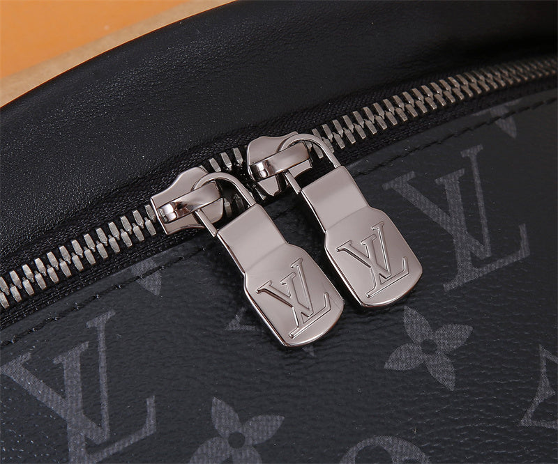  elegant carryall bag detail view showing craftsmanship 14