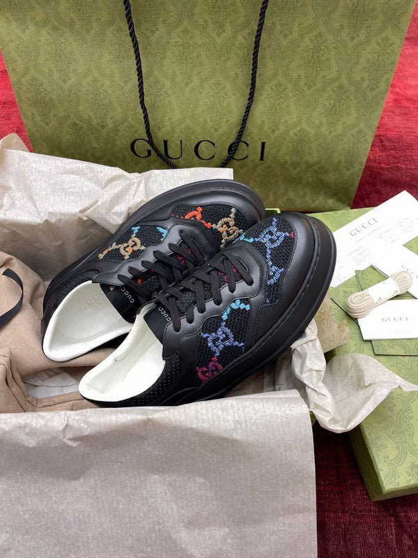 Gucci all-black luxury sneakers view 8 retro runner design