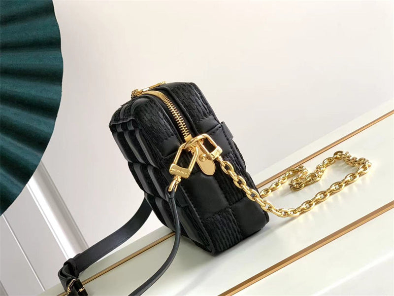  everyday bag interior and compartment view 21