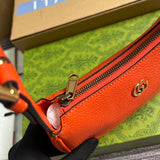 Close-up detail of everyday-luxe sleek women's handbag – women's designer-style accessory