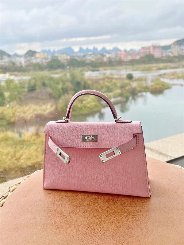  Structured structured bag front view 7