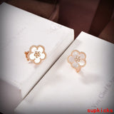 Full view of Van Cleef & Arpels unisex jewelry piece
