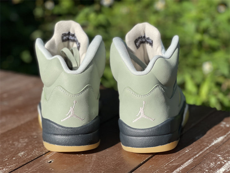 Nike Men's & Women's Luxury Low-Top Trainers — Style 249 back view