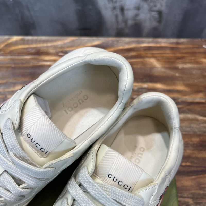 Gucci classic monochrome luxury sneakers view 4 cushioned comfort fit
