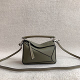 Ziva's Charm handbag – detail view (12.5cm*18cm*8cm)
