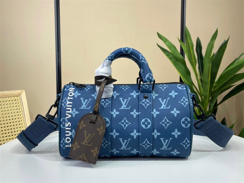  Streamlined handbag front view