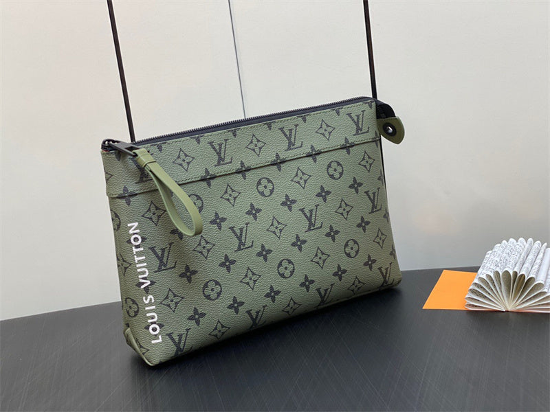  refined everyday bag styled with outfit
