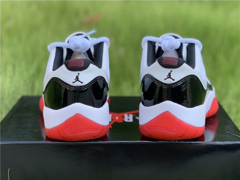 Nike classic monochrome luxury sneakers view 4 retro runner design