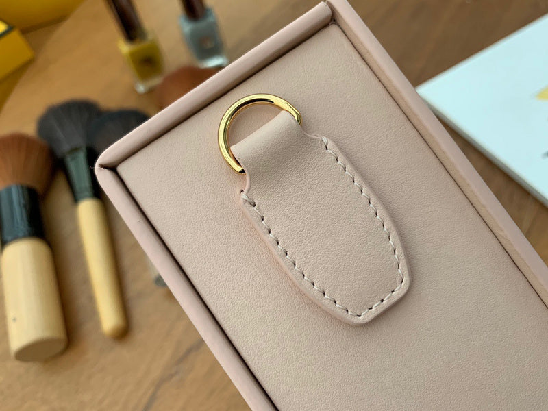 Ziva's Charm handbag – product shot (10.5cm*17cm*7cm)