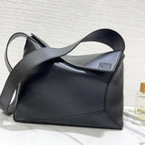 Ziva's Charm handbag – close-up view (33.5cm*16.5cm*24cm)